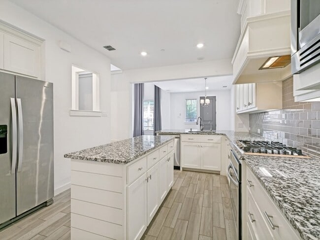 Photo - 2728 Shelby Dr