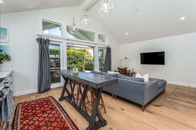 Photo - 727 Sonrisa St Unit ID1255605P