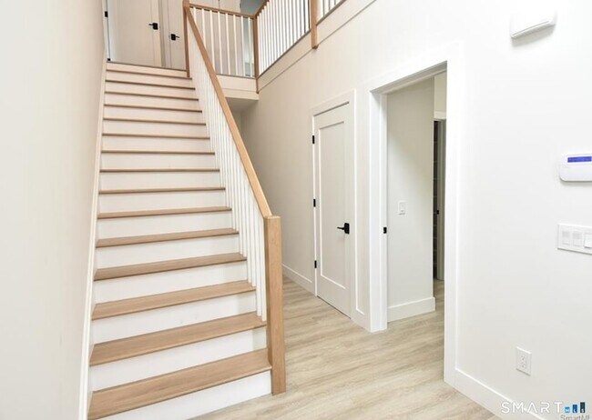 Photo - 125 Richards Ave