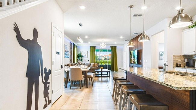 Photo - 7219 Oakmoss Loop