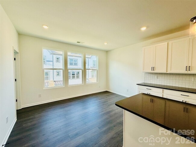 Photo - 1736 Blanche St