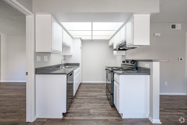 2BR, 1BA - 751SF - Kitchen - Soldano Senior Village