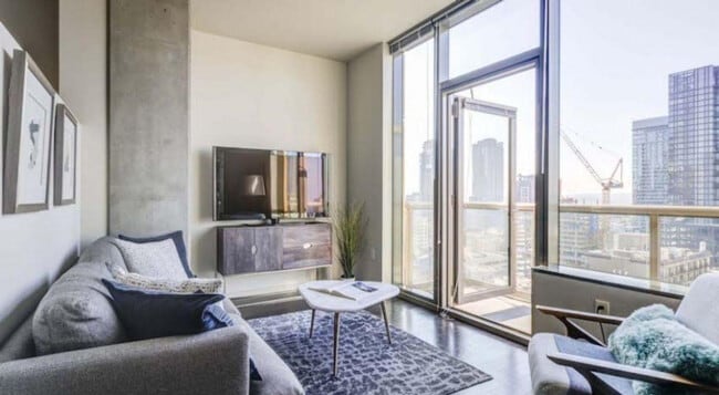 Building Photo - 2101 6th Ave Unit ID1266890P