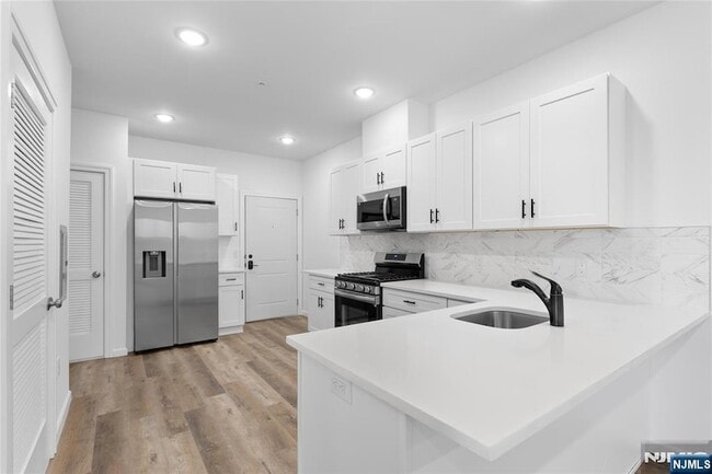 Photo - 51 E Main St Unit 210