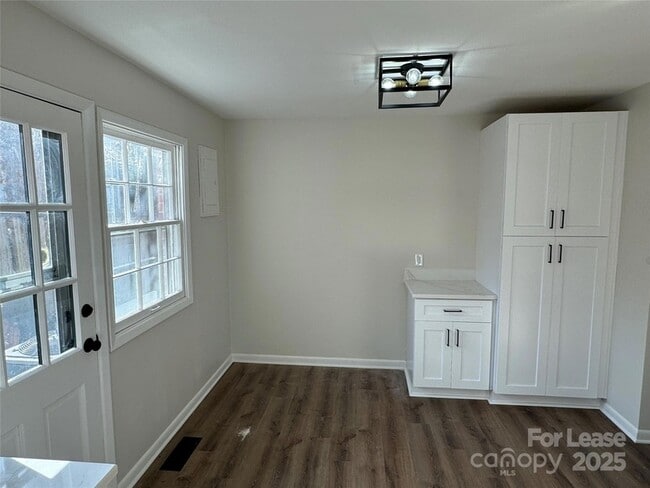 Photo - 627 Cherry St