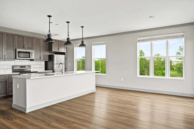 Photo - Upton Oxmoor Apartments