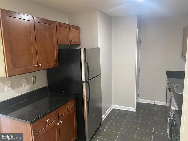 Photo - 3103 Naylor Rd SE Unit 203