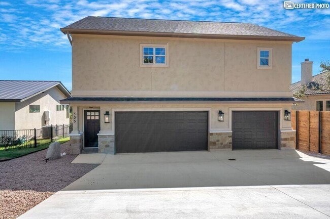 Building Photo - 505 Heron Dr
