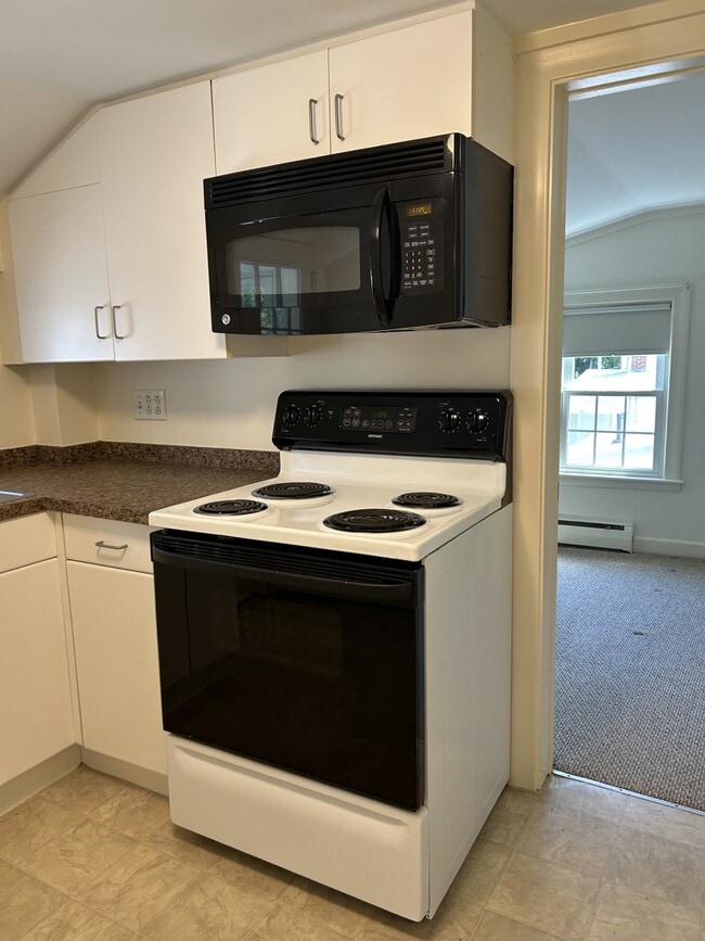 Photo - 142 Belknap St