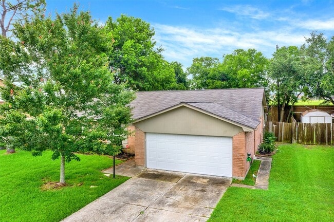 Building Photo - 6219 Silver Leaf Dr