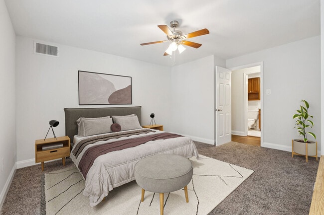 Photo - Georgia West