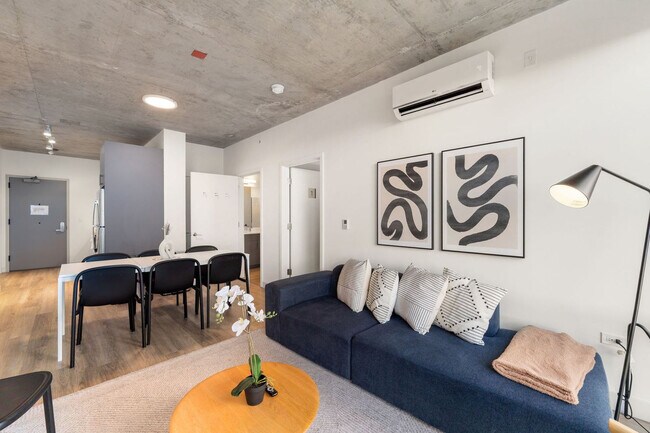 Photo - 853 W Blackhawk St Unit SI FL6-ID1466135P