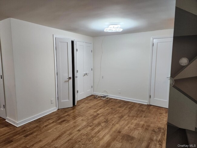 Photo - 61-45 98th St