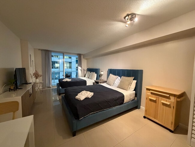 Photo - 1 SE 12th St Unit SI FL16-ID1492754P