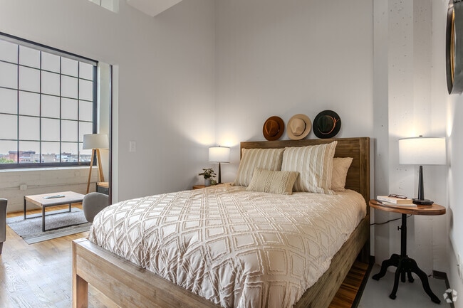 Building Photo - The Julian