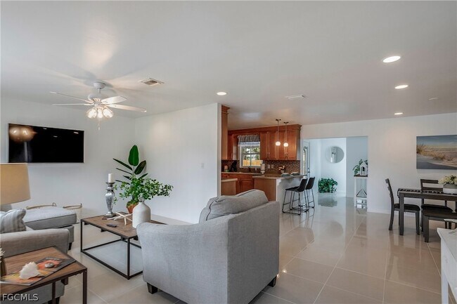 Photo - 2255 Gorham Ave