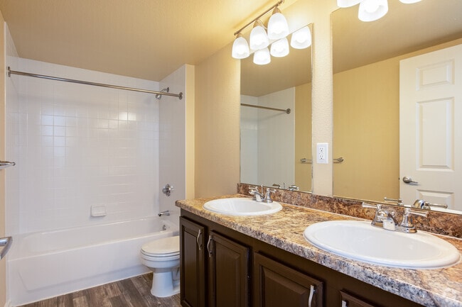 2BA, 1BA - 786 sq ft - Belle Creek Apartments