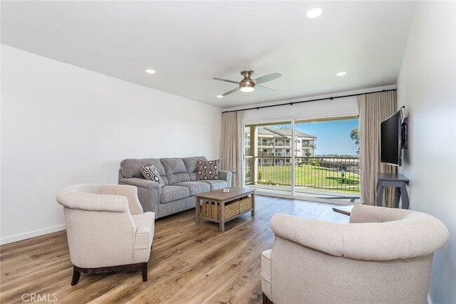 Photo - 645 Sunfish Way