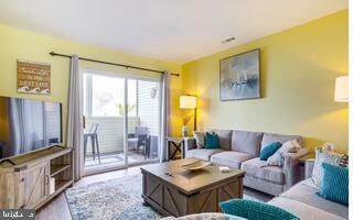 Photo - 17293 King Philip Way Unit 10