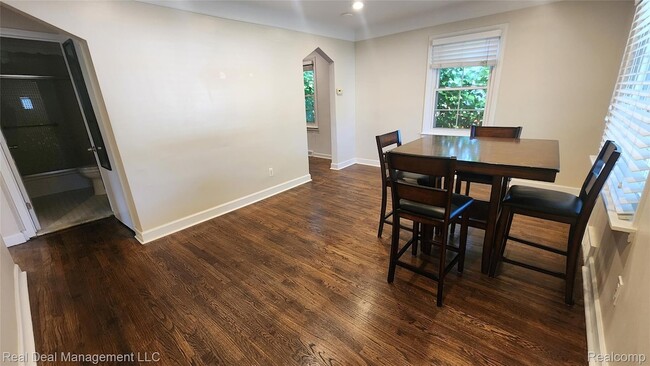Photo - 30066 Brentwood St