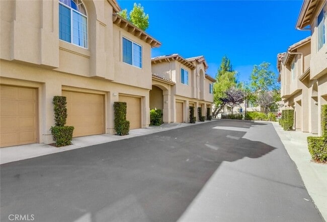 Photo - 54 Waxwing Ln