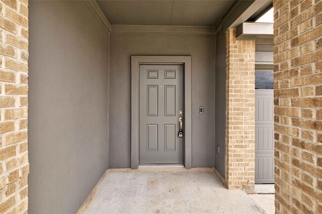 Photo - 416 Escondido Cir