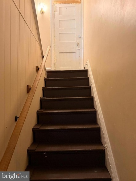 Photo - 105 W Broadway