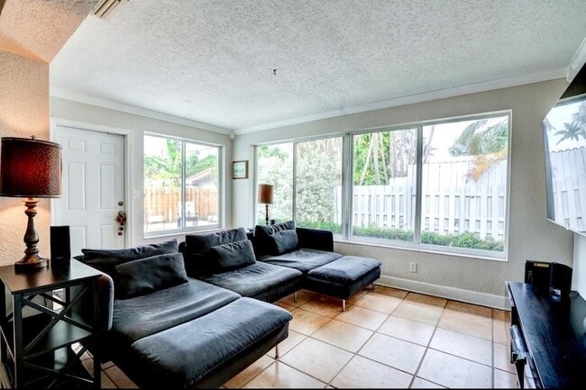 Photo - 2725 SE 2nd Ct