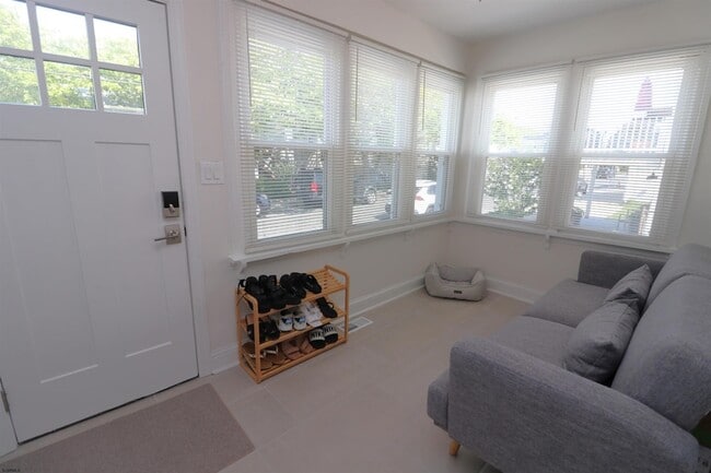 Photo - 114 N Portland Ave