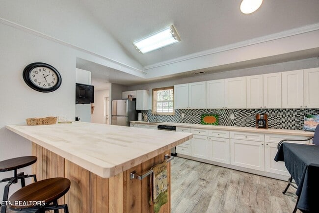 Photo - 1320 Old Hag Holw Wy