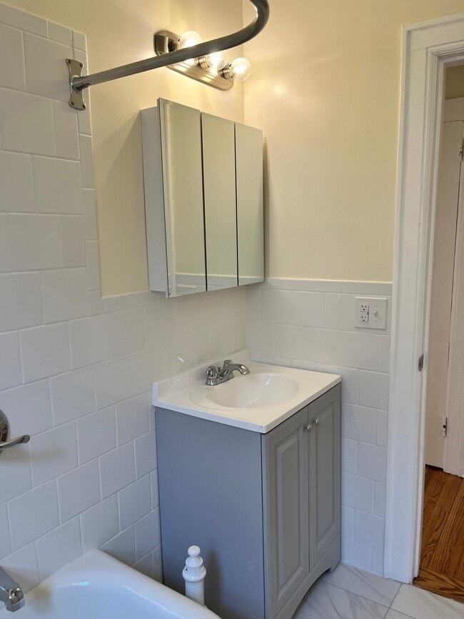 Photo - 222 Christie St