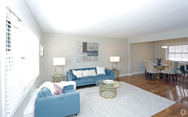 Living Area - Hutton Lafayette at West Orange