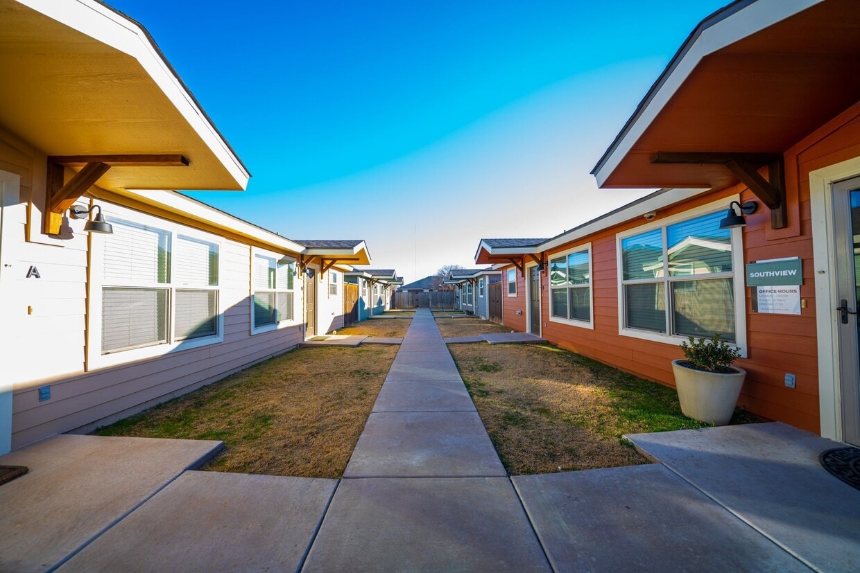 Floor Plan - 2 bedroom / 2 bathroom - small yard