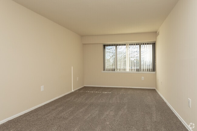 3BR, 2BA - 1,354 SF - Cavalier Club