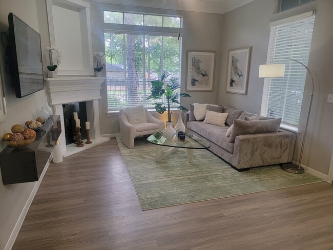 Spacious 1BR,1 BA-663 SF @ Mallard Creek Kingwood - Mallard Creek