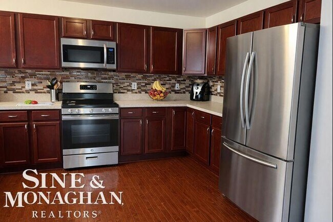 Photo - 904 Trombley Rd