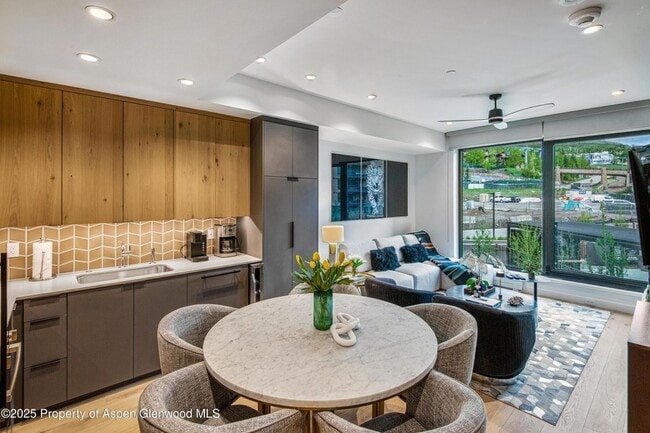 Building Photo - 119 Wood Rd Unit 207