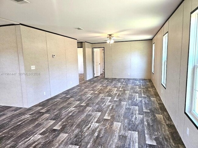 Photo - 881 Woodland Blvd