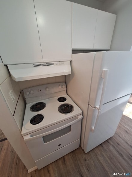 Building Photo - 217 Hollister Ave Unit b8