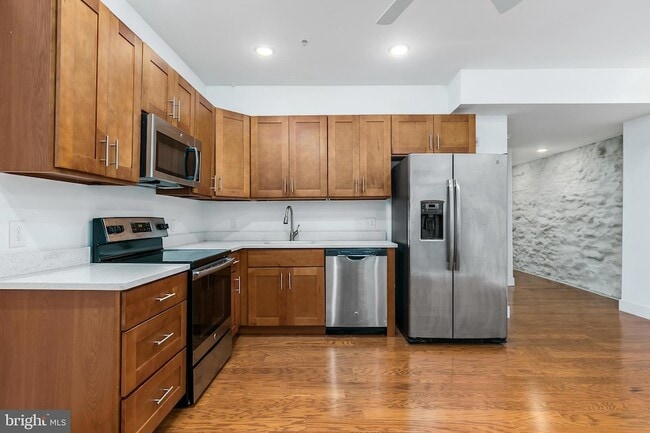 Photo - 1639 Poplar St Unit LL2