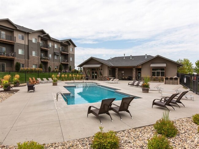 Building Photo - Avenue 204