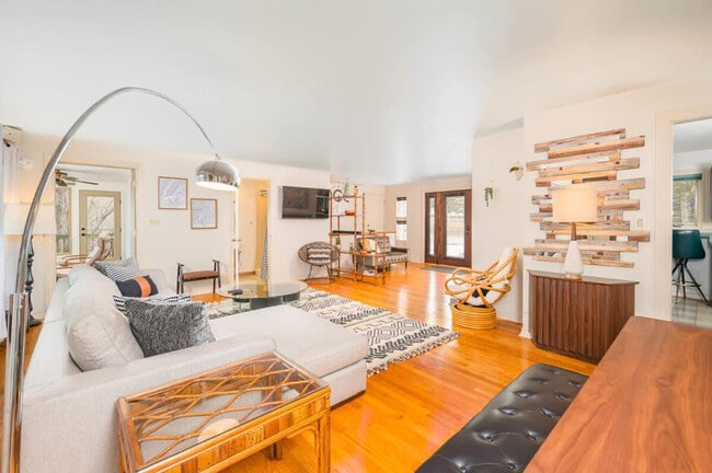 Photo - 1500 Palisades Dr Unit ID1061611P