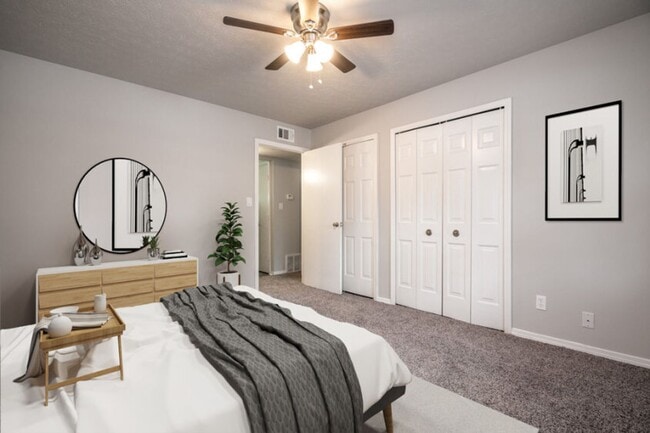 Photo - Courtyard Apartments