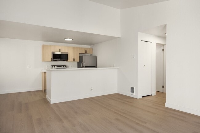Photo - Wellington Place Apartments