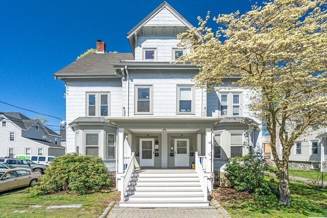 Building Photo - 12-14-14 Beltran St Unit 12-2