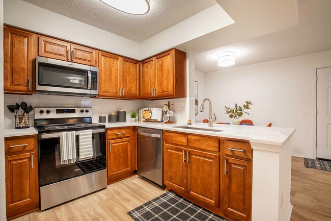 Polo Run POI-0.10 - Polo Run Apartment Homes