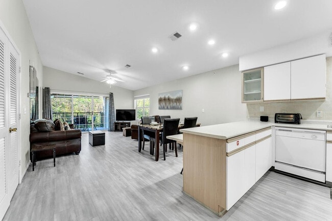 Building Photo - 155 W Rockford Dr Unit ID1339980P