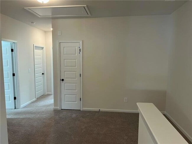 Photo - 423 Perth Dr