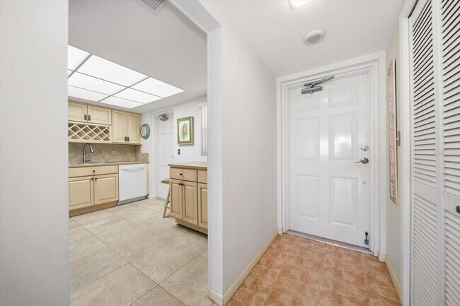 Photo - 5108 Brittany Dr S Unit 607