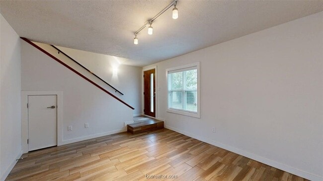 Photo - 507 Boyett St